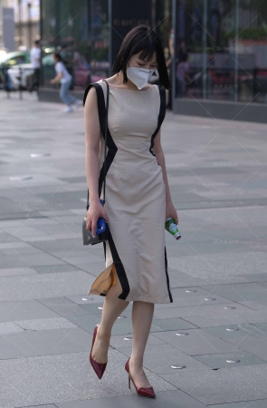 穿红色高跟鞋的少妇。240413-3-46 15P