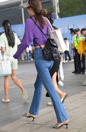 2561-58-50√蓝色紧牛大长腿