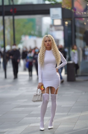 白色紧身包臀裙翘臀