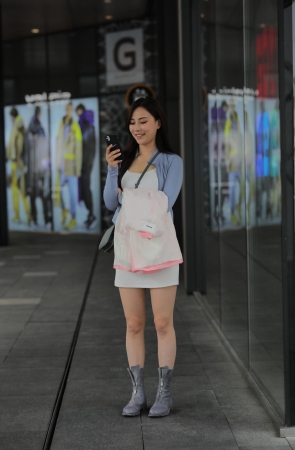 漂亮的裸腿妹子