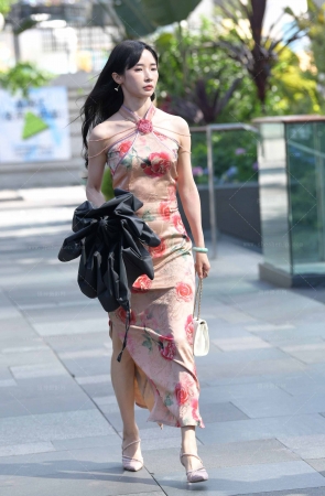 25515-21=23√都市丽人 5P