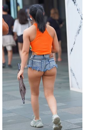 豪放的妹子(77P)