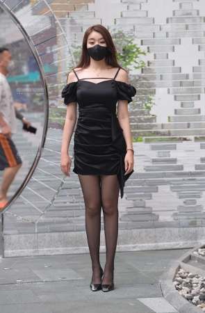 爱穿丝袜的美女