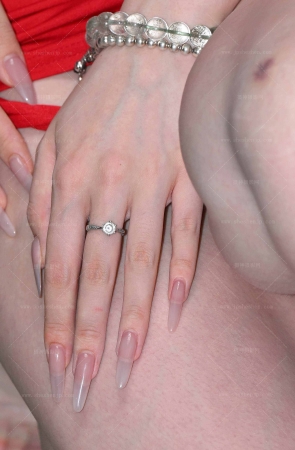 2563-58-47√白皙美腿美足美女