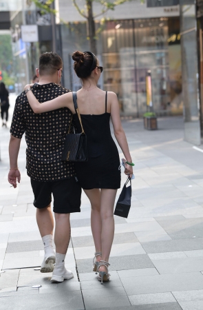 22827-3+68美腿美少妇