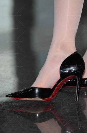 2594-6-164√油亮丝bb酱【套图➕视频】