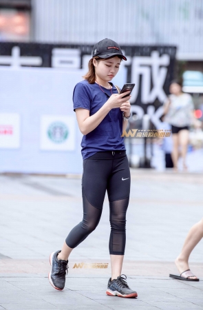 耐克紧身裤美女