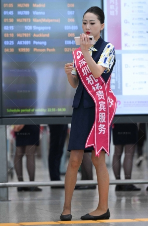 26426-4-145√机场黑丝，性感红唇 11P