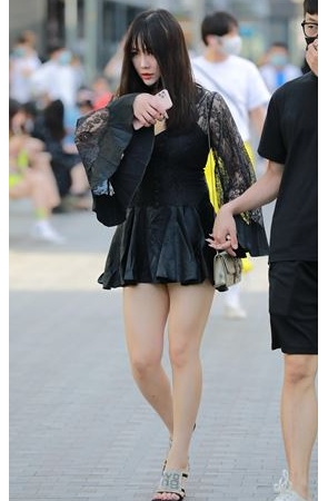 黑色连衣裙美女(38P)