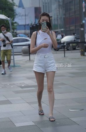 长腿妹子