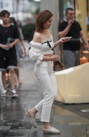白裤美眉