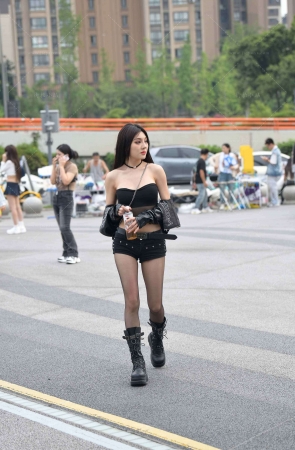 黑丝妹纸