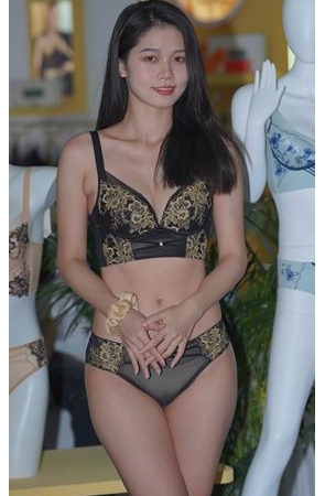 性感的内衣模特小姐姐(67P)