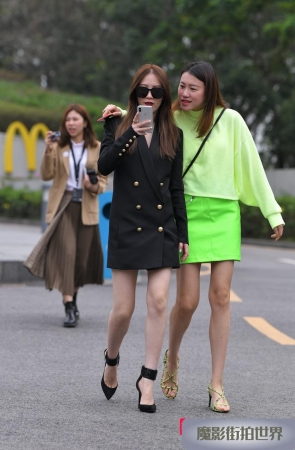 戴墨镜酷酷美女3A1987[94.4M]