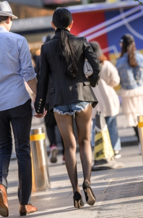 长腿高跟热裤西服，这穿搭什么水平？