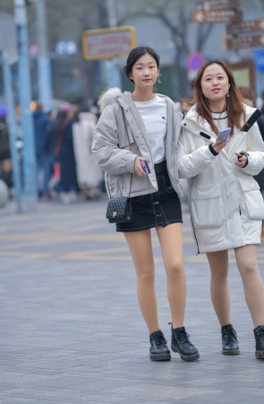 可爱的丹凤眼妹子