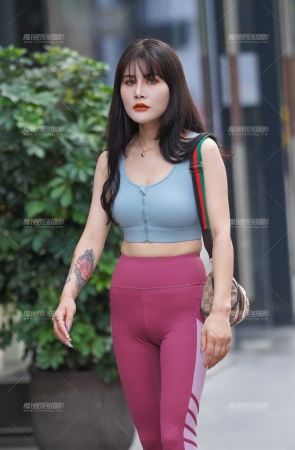 红色瑜伽裤