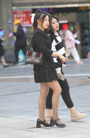 肉丝街拍短裙shaofu