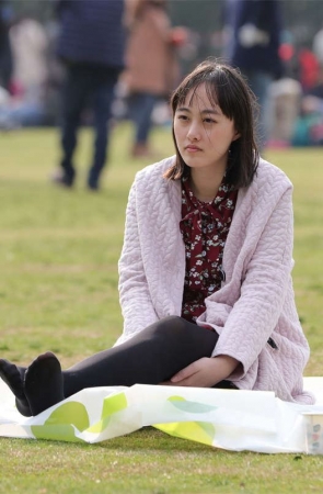 No693 嫩嫩的学生妹把性感的长黑丝穿出了年轻的风采 第1套