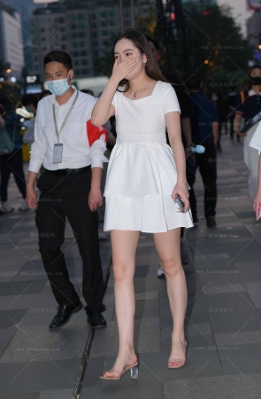 232520-11=73√羞答答的白嫩美腿少妇 16P
