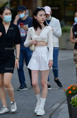 &短裙青春小美女