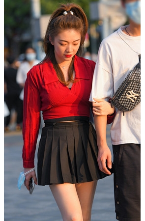 黑色百褶裙小姐姐(38P)[792M/JPG]