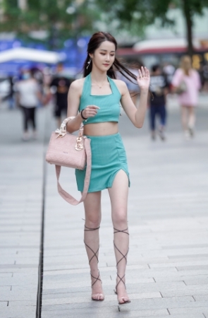 女神驾到 美不美看气质