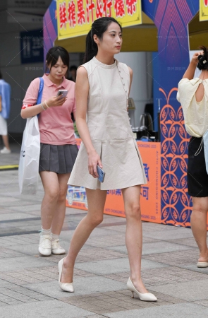 2569-30-54√纤细美腿高跟女生 9P