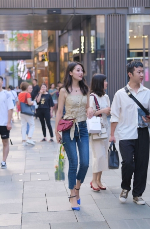 温婉优雅牛仔裤