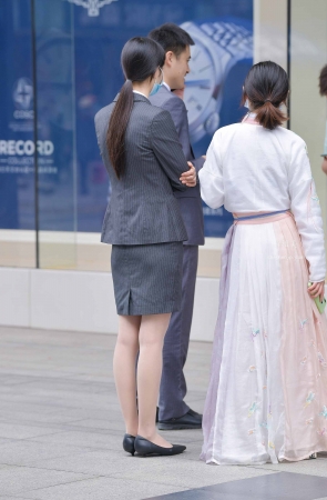 20617-1+47商场内的丝袜美眉 6P