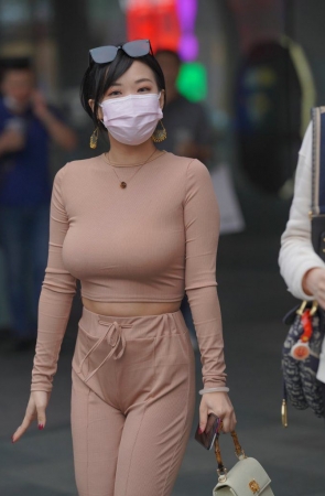 身材超绝的美少妇套图 [200P1V-2.29GB]