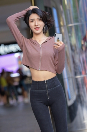 甜美蜜桃紧牛小姐姐