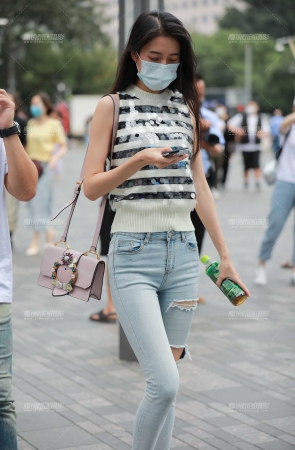 浅蓝牛高挑女友