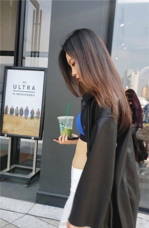 白色紧身瑜伽裤美女4K模拍视频MJ245[9.89G]