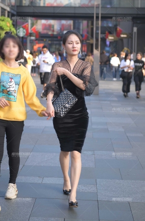 韵味开叉包臀裙