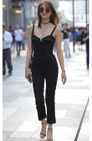 黑色吊带连体衣小姐姐(61P)