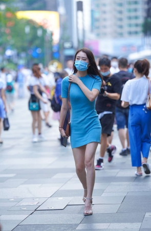 温柔蓝色针织裙