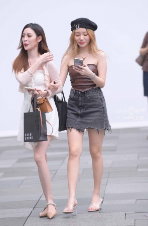 21723-16+110抹胸美腿女孩 4P