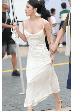 性感的洁白长裙美女(111P)