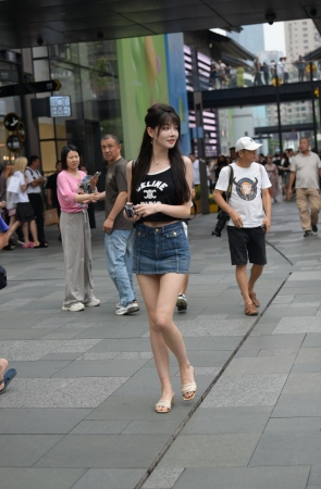 美腿爱穿拖鞋小仙女