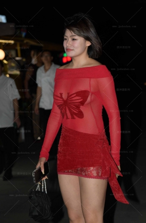 2461-1=126√性感丰满美女【套图➕视频】 19P