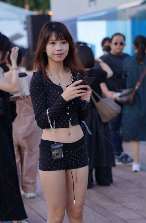 居家热裤小妹