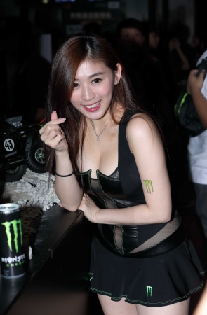 大胸showgirl