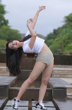 热裤女孩