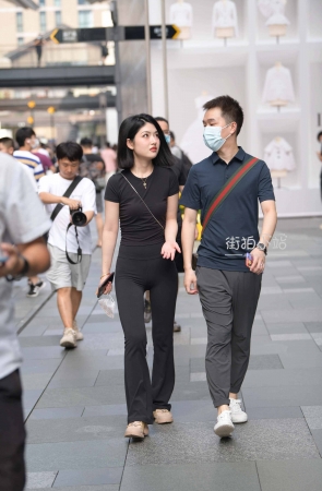 &黑色紧身裤女友&