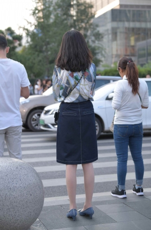 短裙肉 丝女子