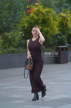 搭讪性感长裙美女