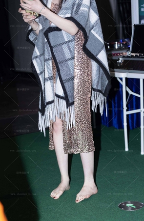 LB201-101P 杭州台球展-肤如凝脂的173模特光脚露玉足