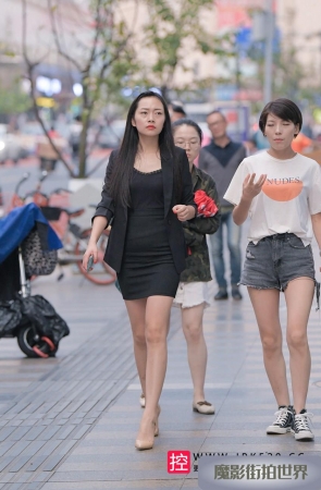 楼下小区的美腿高跟美女3A2927[659M]