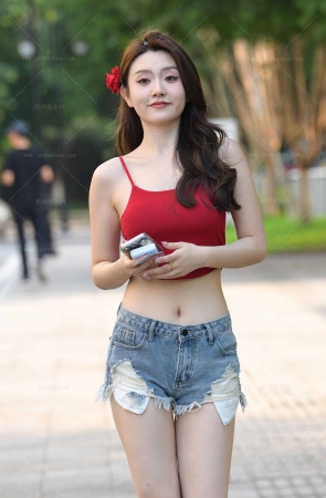 24612-11=107√美腿爱穿拖鞋【套图➕视频】 17P